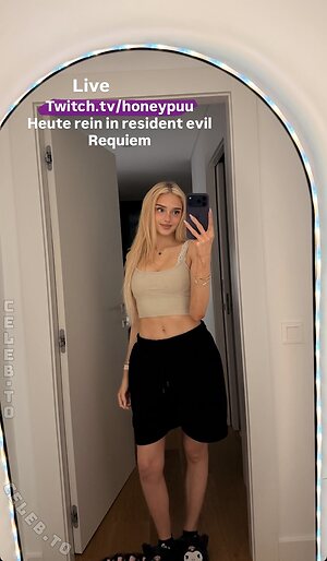 HoneyPuu Nude Leaked Photo #19