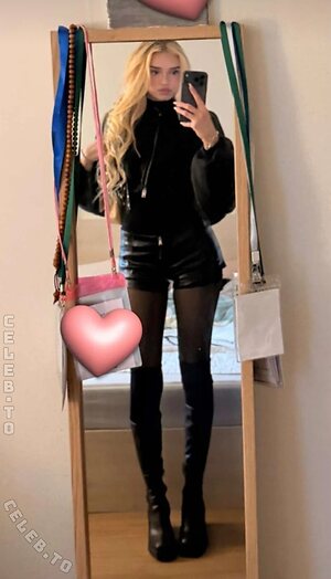 HoneyPuu Nude Leaked Photo #27