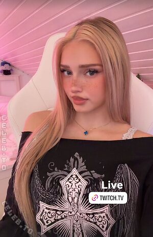 HoneyPuu Nude Leaked Photo #52