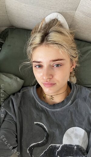 HoneyPuu photo