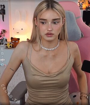 HoneyPuu photo