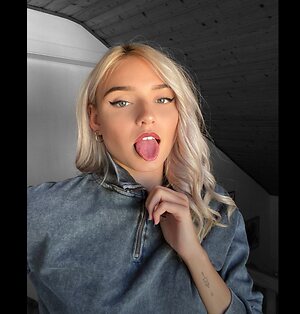 HoneyPuu leaked photo #306
