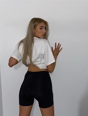 HoneyPuu leaked photo #313