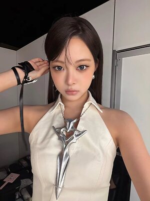 Hong Eunchae leaked photo #23
