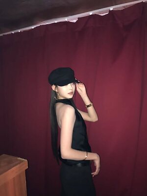 Hong Eunchae leaked photo #40