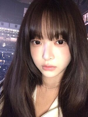 Hong Eunchae leaked photo #57