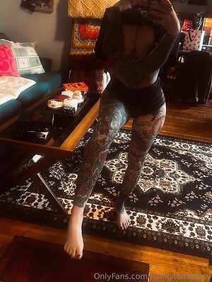 HonkyTonkDaisy leaked photo #10