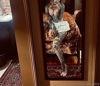 HonkyTonkDaisy leaked photo #16