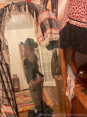 HonkyTonkDaisy leaked photo #17
