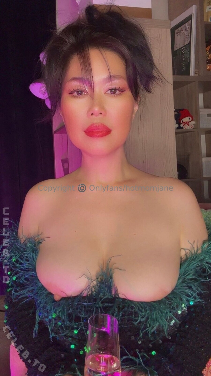 HotMomJane photo