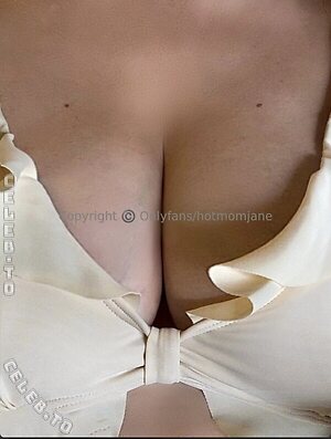 HotMomJane photo