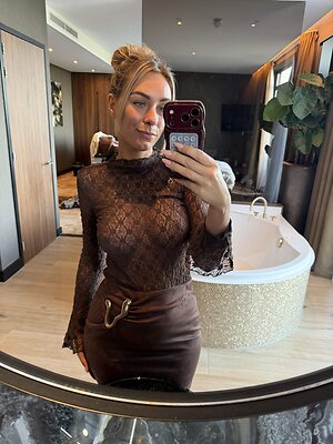 HotwifeFleur