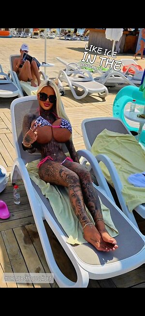 Huge Implants Nude Leaked Photo #29