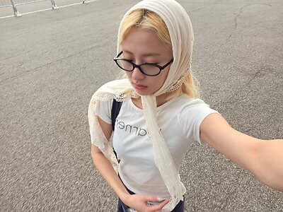 Huh Yunjin leaked photo #5
