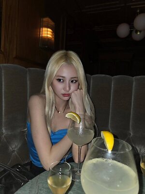 Huh Yunjin leaked photo #59