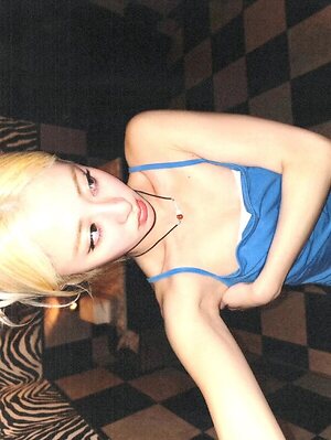 Huh Yunjin leaked photo #61