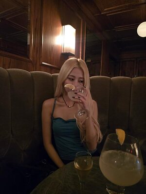 Huh Yunjin leaked photo #65