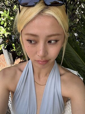 Huh Yunjin Nude Leaked Photo #116