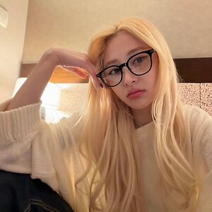 Huh Yunjin leaked photo #130