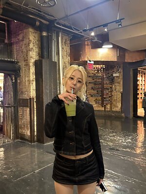 Huh Yunjin leaked photo #137
