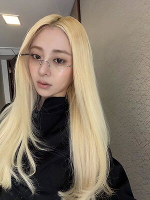 Huh Yunjin leaked photo #138