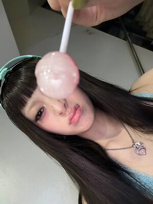 Huh Yunjin leaked photo #217