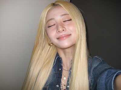 Huh Yunjin leaked photo #247