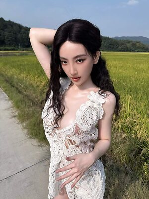 HUI Nude Leaked Photo #2