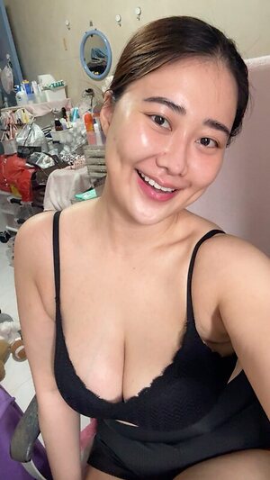 Huiyunxlena leaked photo #3