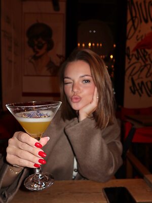 Hungarian Celebrity Pictures & Photo Sets