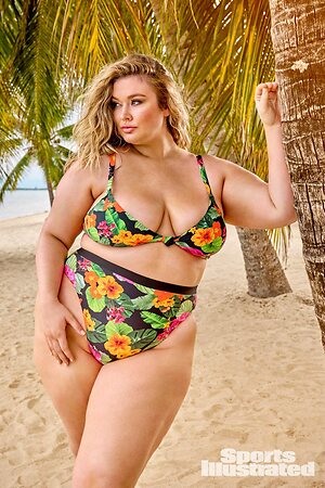 Hunter McGrady leaked photo #5