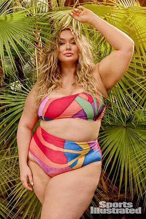Hunter McGrady leaked photo #8