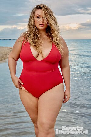 Hunter McGrady leaked photo #11