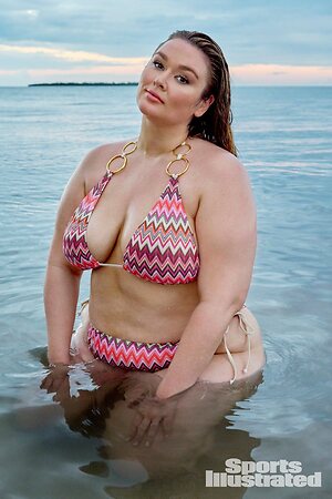 Hunter McGrady leaked photo #13