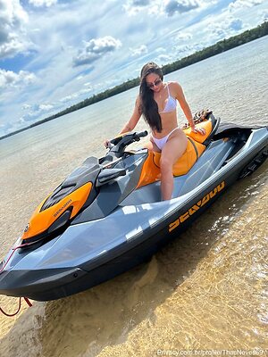 Husiaria Thais Neves leaked photo #25