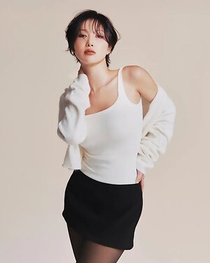 HWASA leaked photo #37