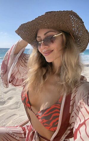 I.am.nicolepop Preview