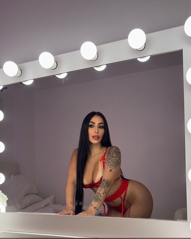 ICY NINA leaked photos
