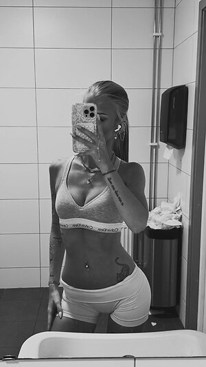 Ida Persson leaked photo #3