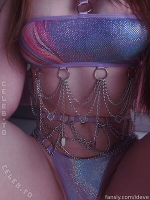 idev Nude Leaked Photo #12