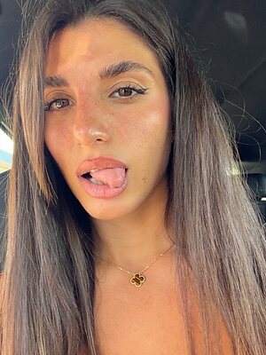 Ika Dauria leaked photo #326