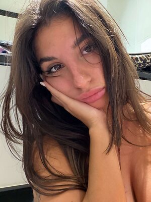 Ika Dauria leaked photo #339