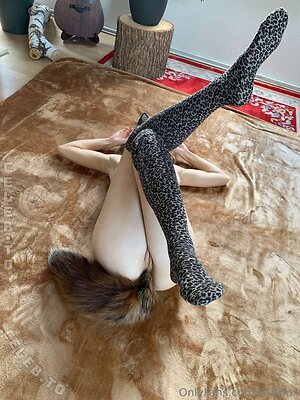 ILaraFox Nude Leaked Photo #34
