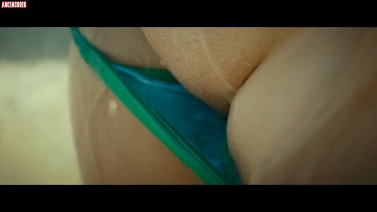 Ileana D'ambra leaked photo #4