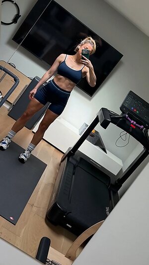 Iliza Shlesinger leaked photo #5
