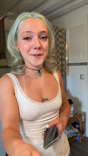 Ilovehercrookedteeth leaked photo #10