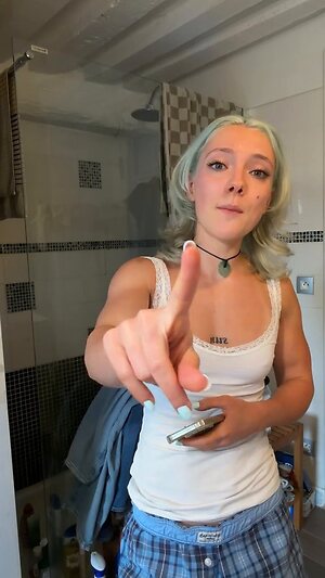 Ilovehercrookedteeth leaked photo #23