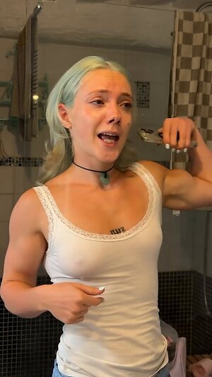 Ilovehercrookedteeth leaked photo #46