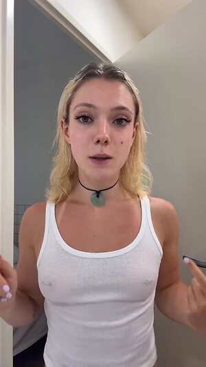 Ilovehercrookedteeth leaked photo #59