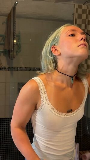 Ilovehercrookedteeth leaked photo #89